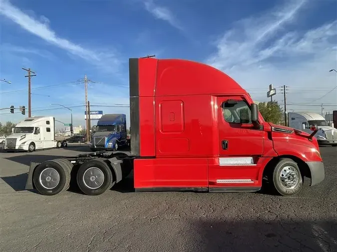 2022 FREIGHTLINER CA126