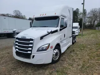 2018 FREIGHTLINER CASCADEVO1