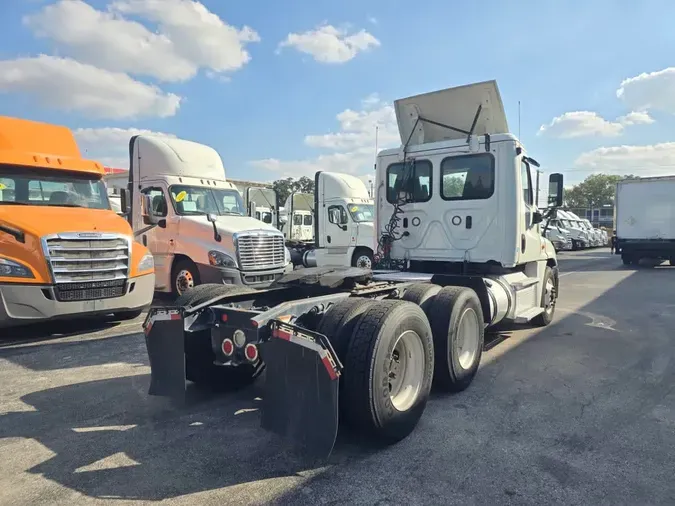 2019 FREIGHTLINER/MERCEDES CASCADIA 1258792277dc15d720fea25f5f1bb0092fb