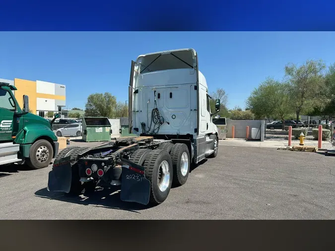 2020 Freightliner Cascadia 126