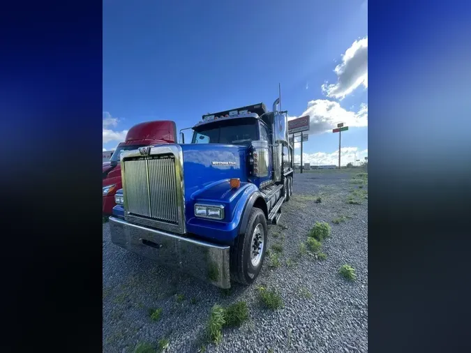 2018 Western Star 4900 SF Day Cab87950dcaa60694622316ebd81b0e73a1