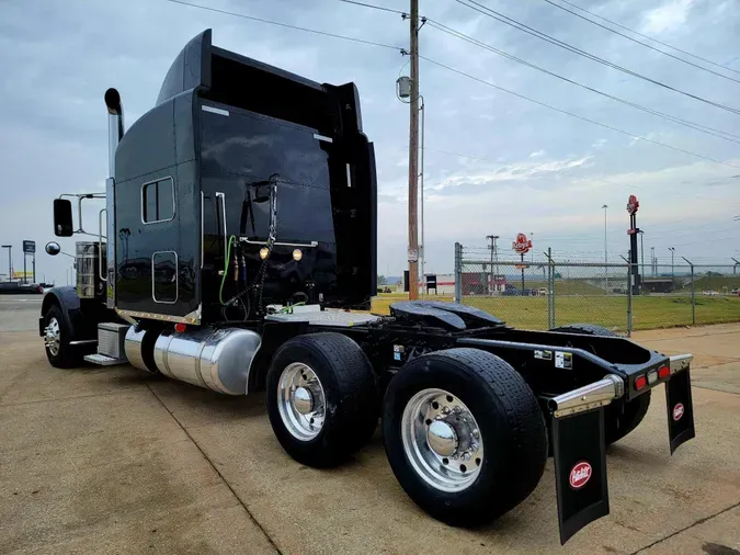 2022 Peterbilt 389