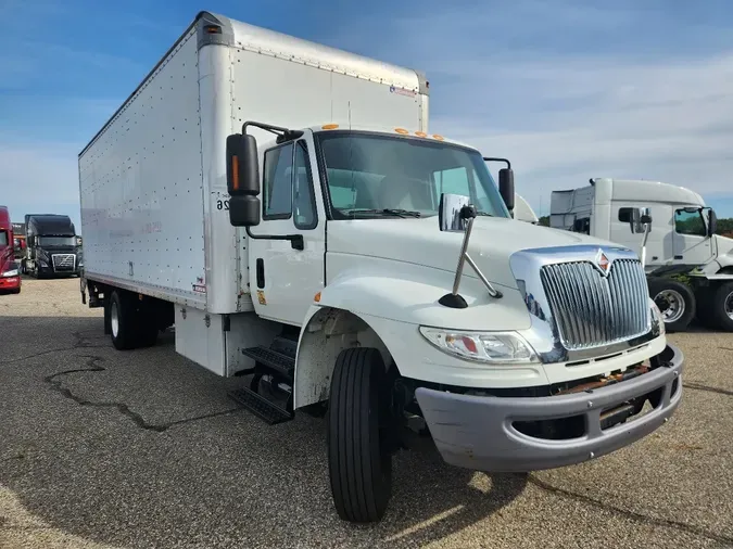 2018 INTERNATIONAL Durastar 4300