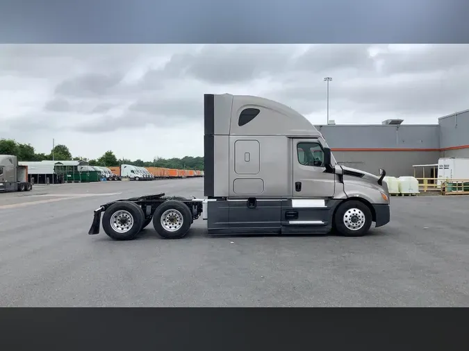 2024 Freightliner Cascadia 126879b070eb98d867b299d06055c2d6c36