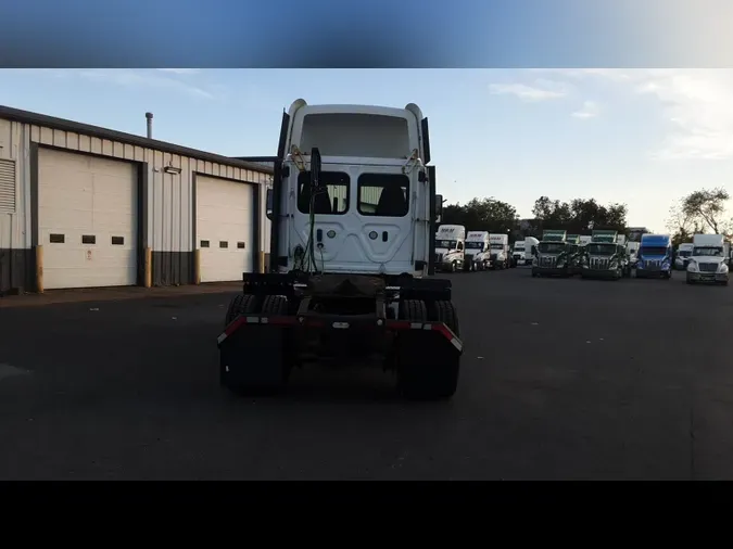 2020 Freightliner Cascadia 126879cf22a98a719610f5445aa48eacf6a
