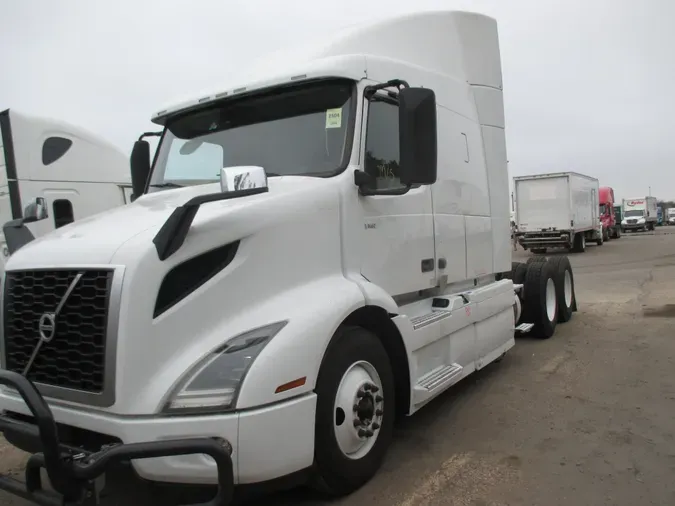 2020 VOLVO VNR64T-640