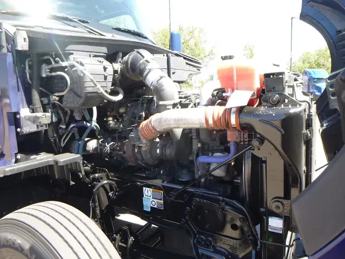 2022 Kenworth T680879d345c3a3288ab21bef1ec3a36455d