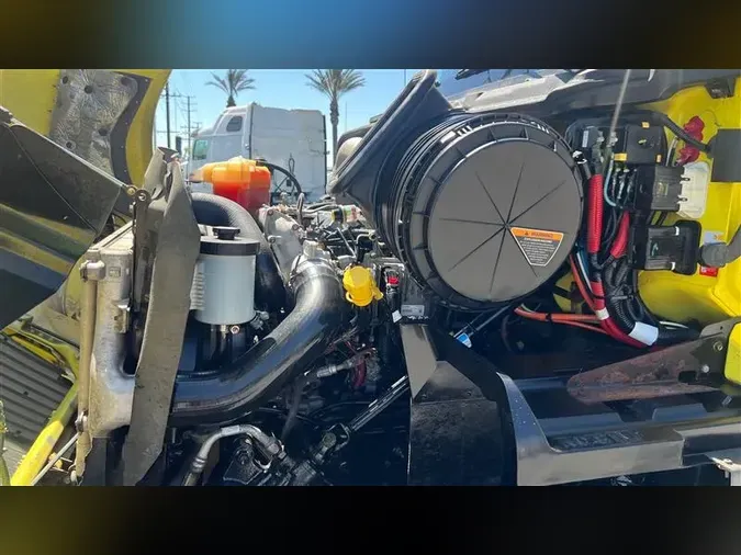 2019 INTERNATIONAL RH613