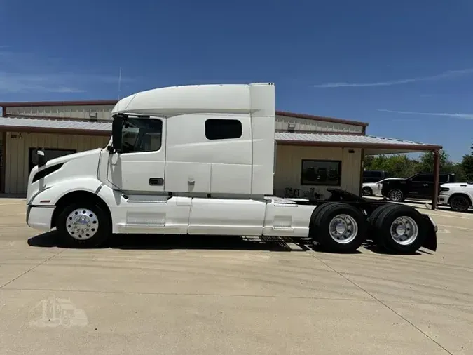 2020 VOLVO VNL64T740