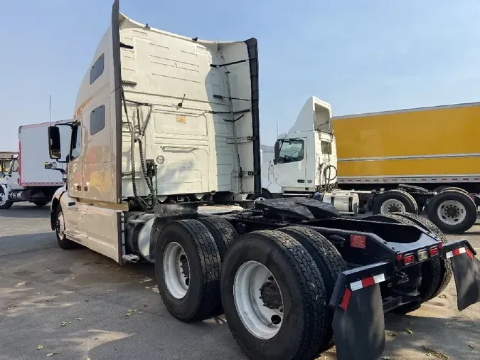 2019 VOLVO VNL64T760