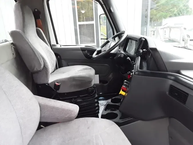 2018 NAVISTAR INTERNATIONAL RH613 DAYCAB T/A