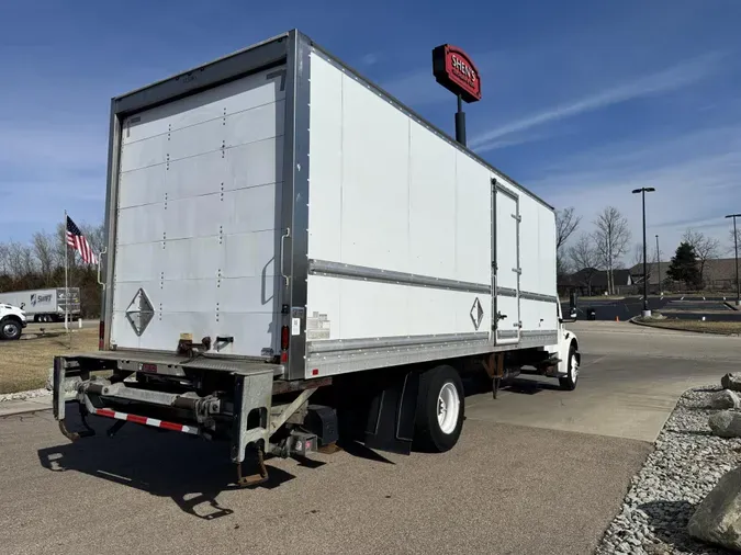 2018 Freightliner Business Class M2 106