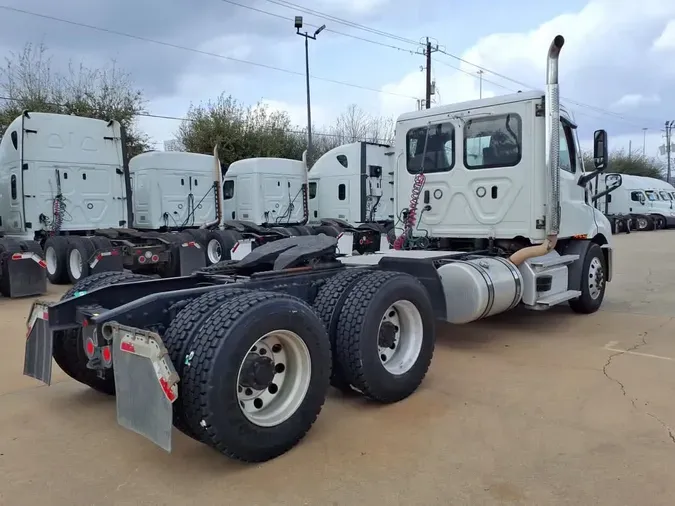 2020 FREIGHTLINER/MERCEDES NEW CASCADIA 116
