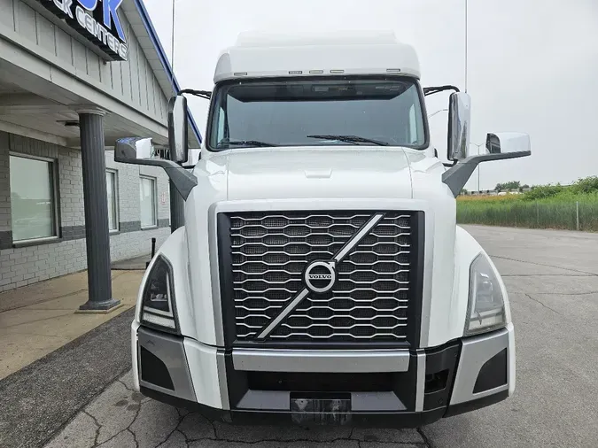 2020 VOLVO VNL64T760