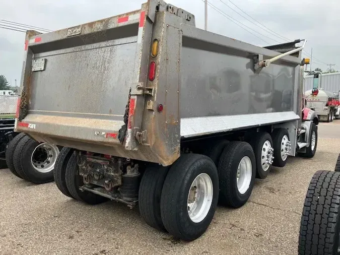 2018 Mack GU800