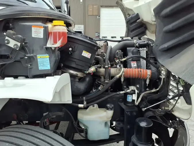 2020 FREIGHTLINER/MERCEDES M2 106