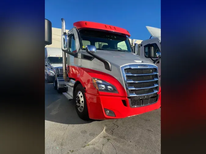 2020 FREIGHTLINER/MERCEDES NEW CASCADIA 11687bbb4c5009bf14729f0174c2a0dc7f0