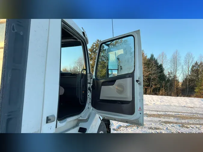 2018 Volvo VNL300