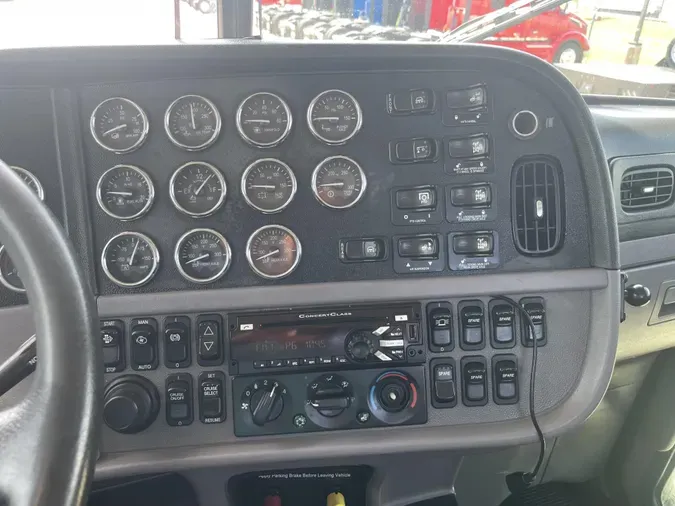 2015 Peterbilt 389