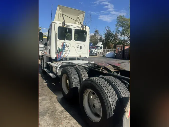 2018 FREIGHTLINER/MERCEDES CASCADIA 125