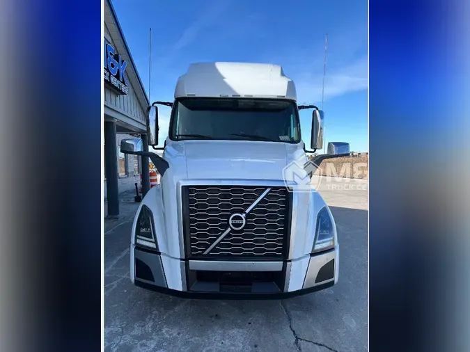 2020 VOLVO VNL64T760