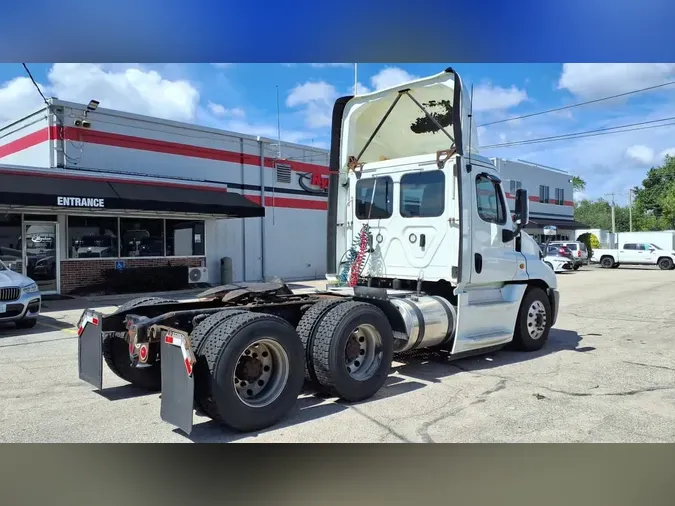 2018 FREIGHTLINER/MERCEDES CASCADIA 12587c8b707aab747d0d82691fee972f3ad