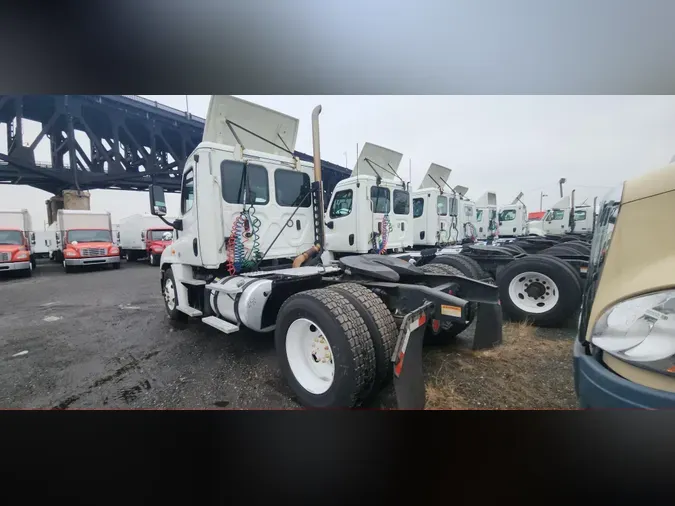 2018 FREIGHTLINER/MERCEDES CASCADIA 125