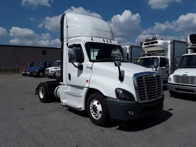 2017 FREIGHTLINER/MERCEDES CASCADIA 12587cbdc9311ccb0a821d1fff3b3e15a8c