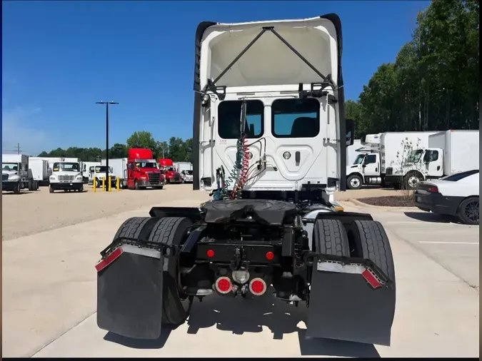 2018 FREIGHTLINER/MERCEDES CASCADIA 113