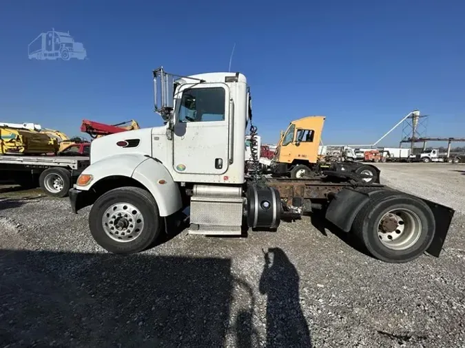 2014 PETERBILT 337