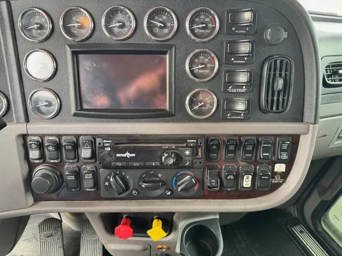 2017 Peterbilt 389