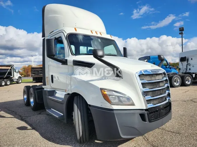 2019 FREIGHTLINER CASCADIA CA126