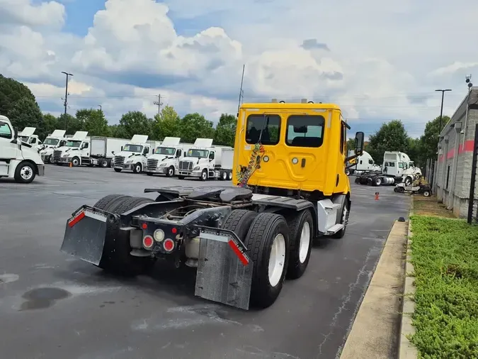 2020 FREIGHTLINER/MERCEDES NEW CASCADIA 116