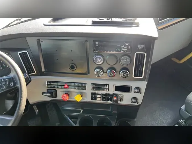 2021 FREIGHTLINER CA126