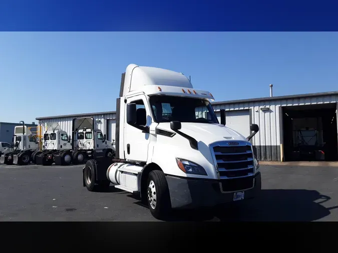 2018 Freightliner Cascadia 12687db00aa7721a9fb57dffd97eb7cff0a