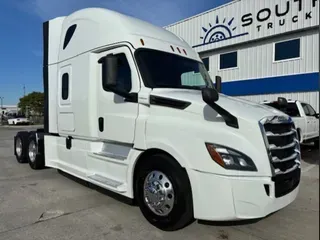 2020 Freightliner Cascadia 126