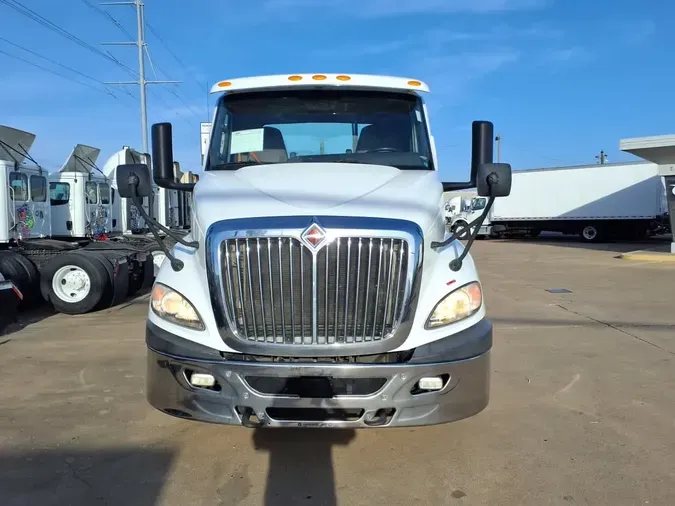 2019 NAVISTAR INTERNATIONAL RH613 DAYCAB S/A