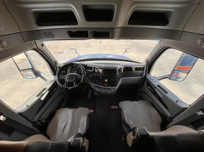 2021 Peterbilt 579