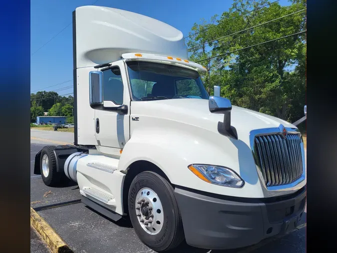 2020 NAVISTAR INTERNATIONAL LT625 DAYCAB S/A