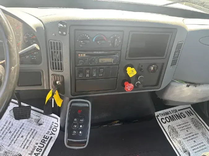 2004 INTERNATIONAL 4400