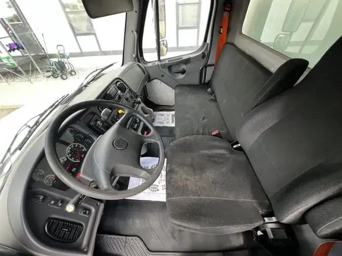 2018 FREIGHTLINER/MERCEDES M2 10687e8f4d63374fb2864cd07df0692fb6c