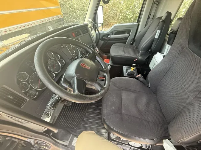 2022 Kenworth T880