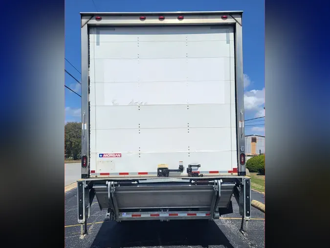 2020 FREIGHTLINER/MERCEDES M2 106