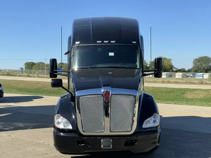 2022 KENWORTH T680