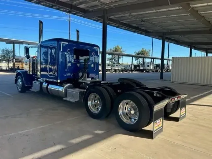 2022 Peterbilt 389