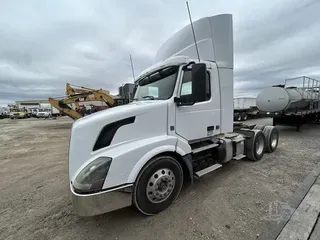 2013 VOLVO VNL64T300