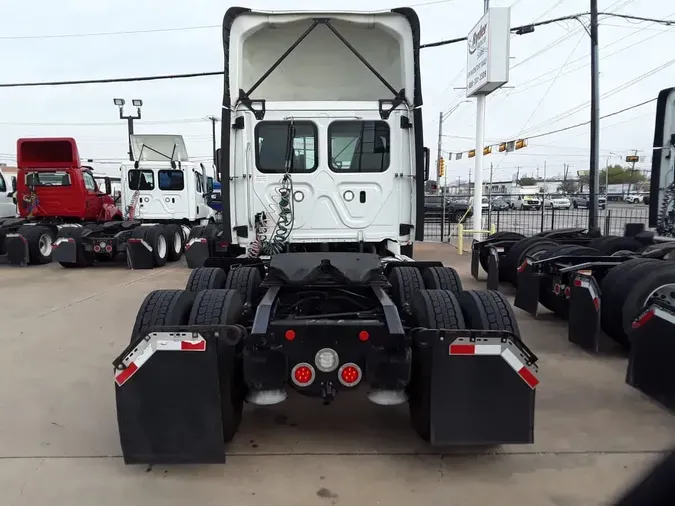 2019 FREIGHTLINER/MERCEDES CASCADIA 12587f5d2b12501512ccfa74382737f9e3a