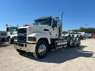 2025 MACK PI84T