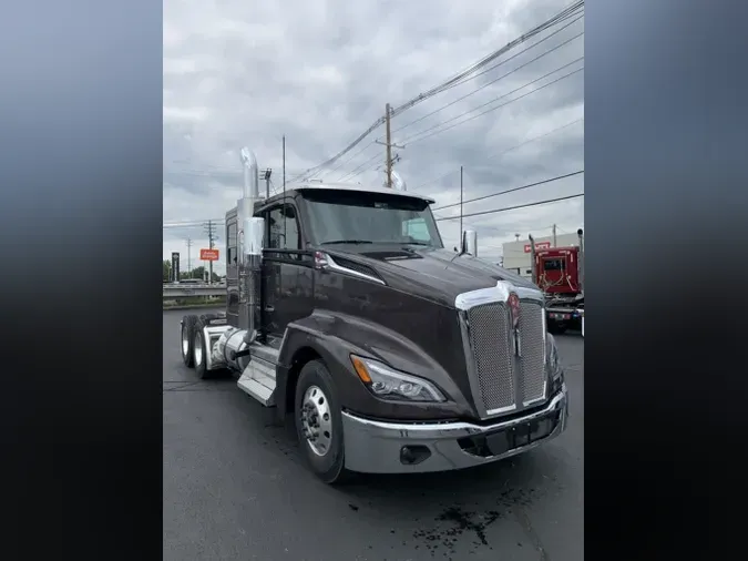 2025 Kenworth T680