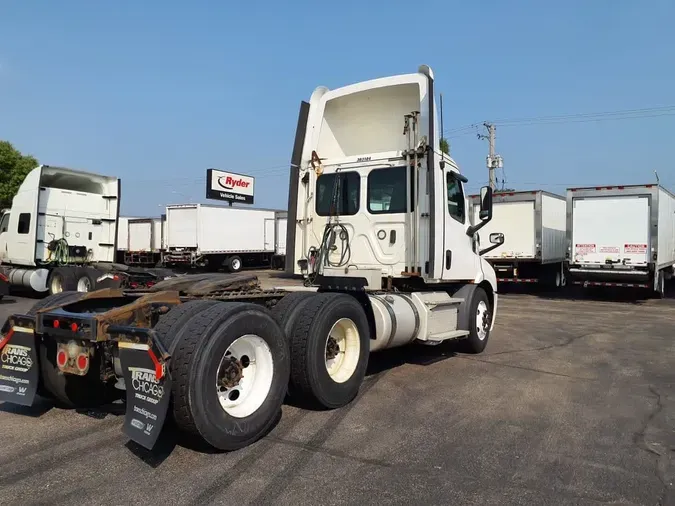 2018 FREIGHTLINER NEW CASCADIA 116